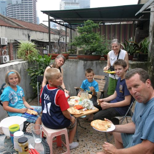 2010 MFD with R-R family Shanghai home